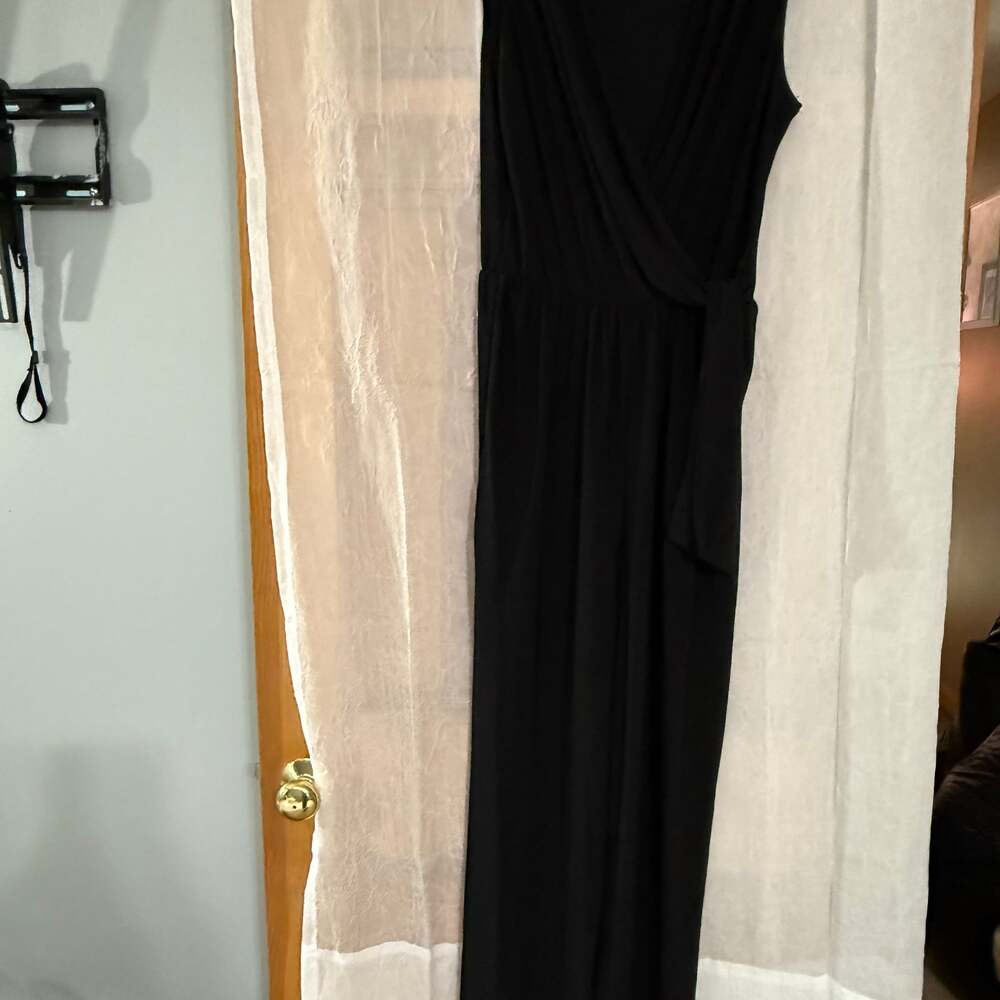 Tahari Black Surplice V-neck Straight Leg Jumpsuit Tie Waist
